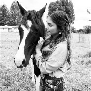 Meet your Posher, Hailey